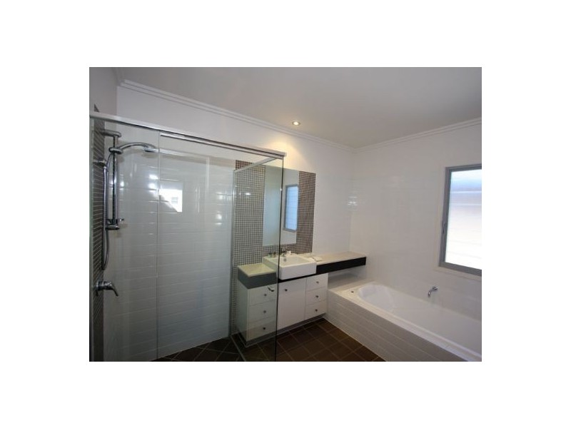 10/136 Pulgul ST, Urangan QLD 4655