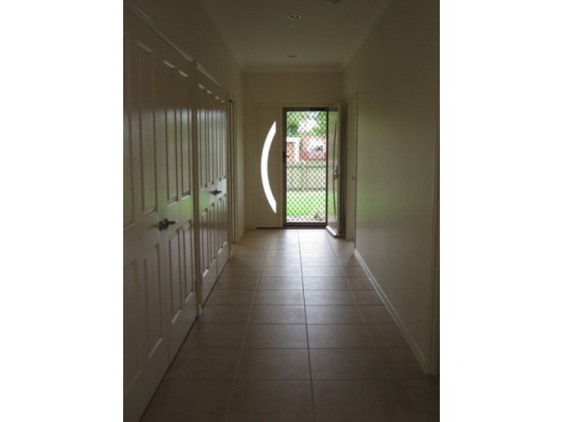 64  Cunningham, Torquay QLD 4655