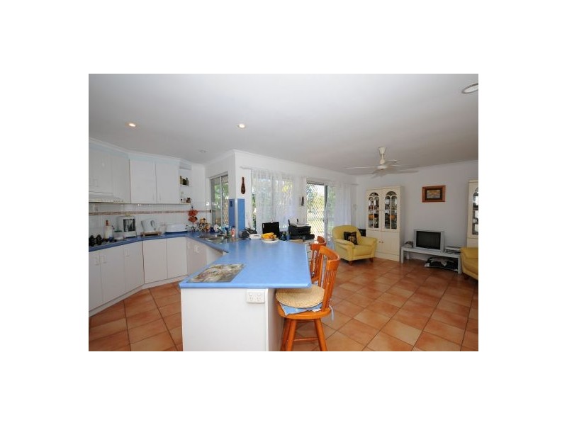 174 Pulgul Street, Urangan QLD 4655