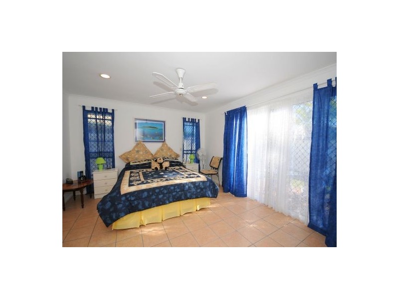 174 Pulgul Street, Urangan QLD 4655
