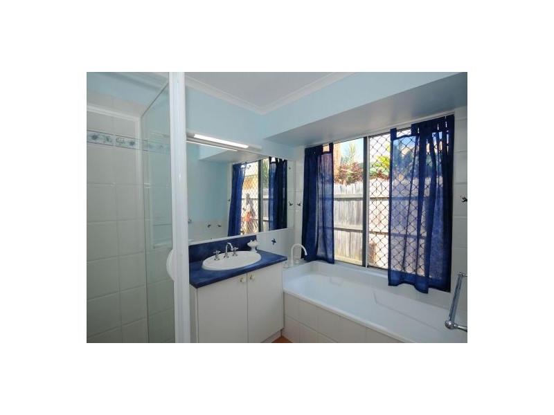 174 Pulgul Street, Urangan QLD 4655