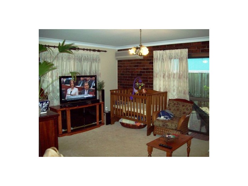 99 Cunningham St, Urangan QLD 4655