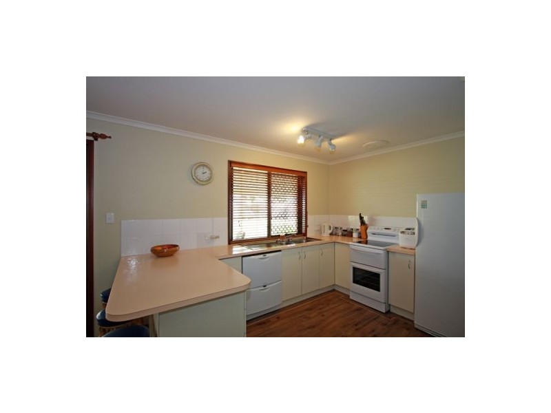 23 Debra Court, Urangan QLD 4655