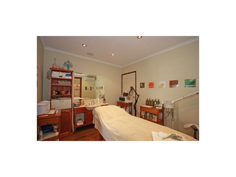 23 Debra Court, Urangan QLD 4655