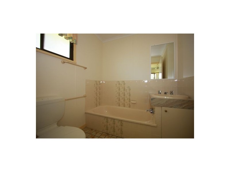 661 Charlton Esplanade, Urangan QLD 4655