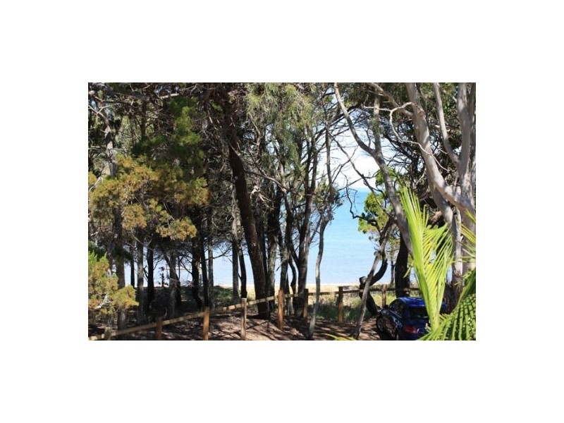 661 Charlton Esplanade, Urangan QLD 4655