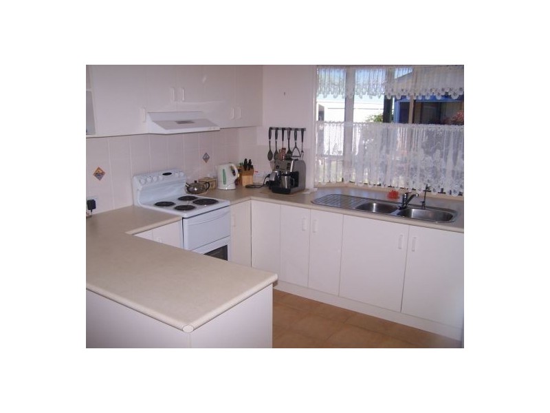 244 Wave Ave. Golden Shores, Pialba QLD 4655