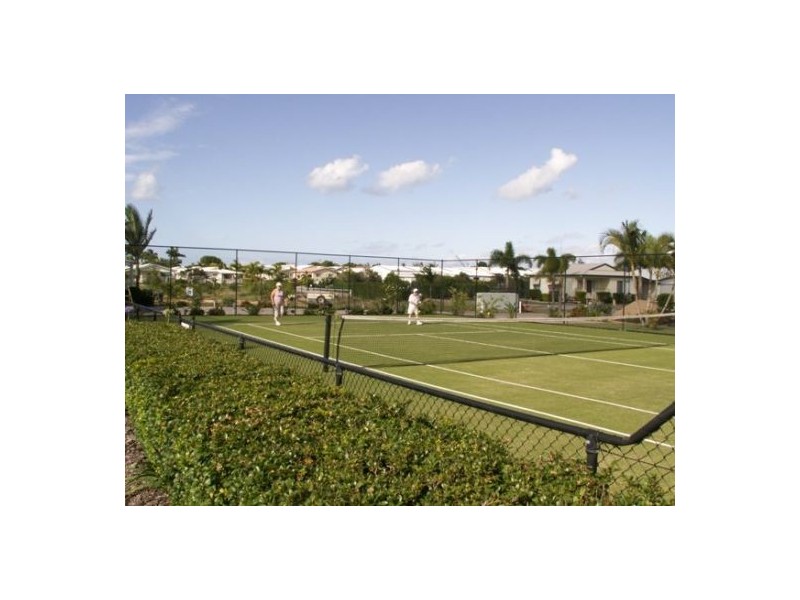 244 Wave Ave. Golden Shores, Pialba QLD 4655