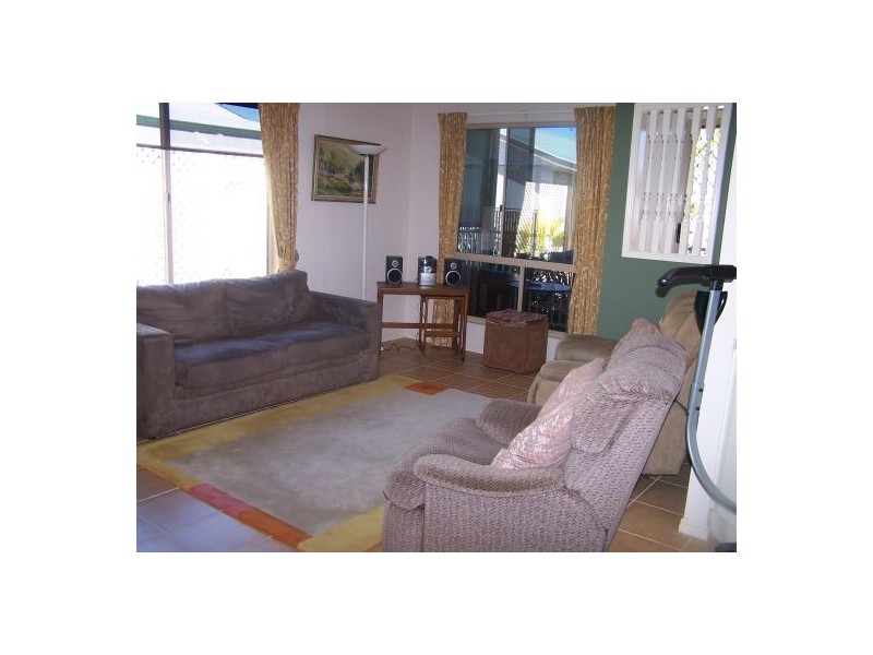 244 Wave Ave. Golden Shores, Pialba QLD 4655