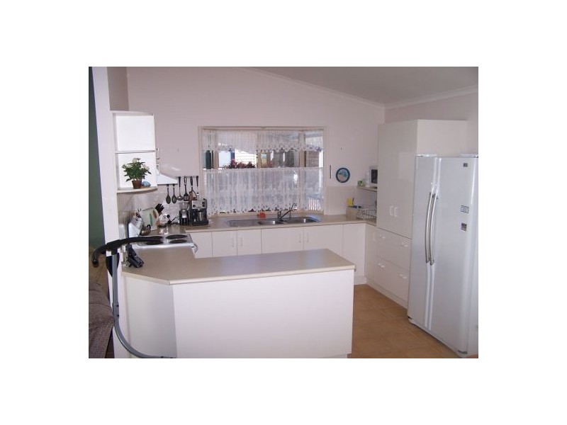 244 Wave Ave. Golden Shores, Pialba QLD 4655