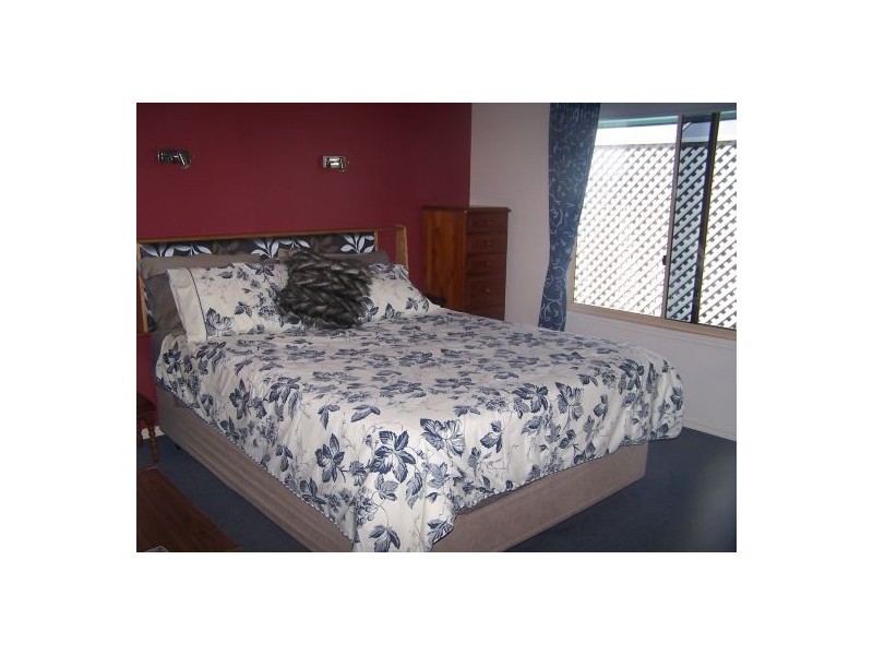 244 Wave Ave. Golden Shores, Pialba QLD 4655