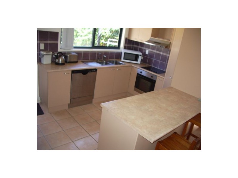 U106-34 Elizabeth Street, Urangan QLD 4655