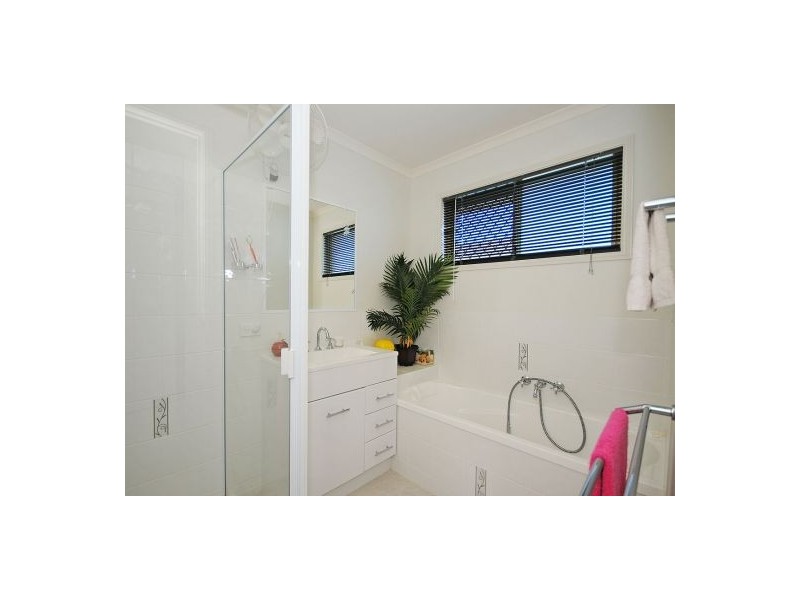 5 Pennant Drive, Point Vernon QLD 4655