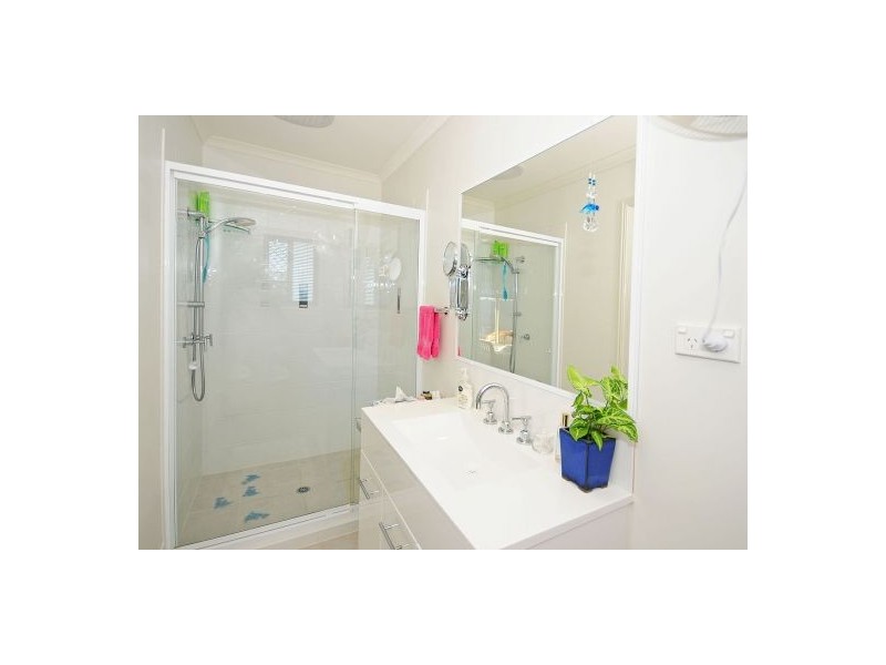 5 Pennant Drive, Point Vernon QLD 4655