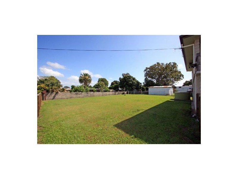 40 Miller st, Urangan QLD 4655