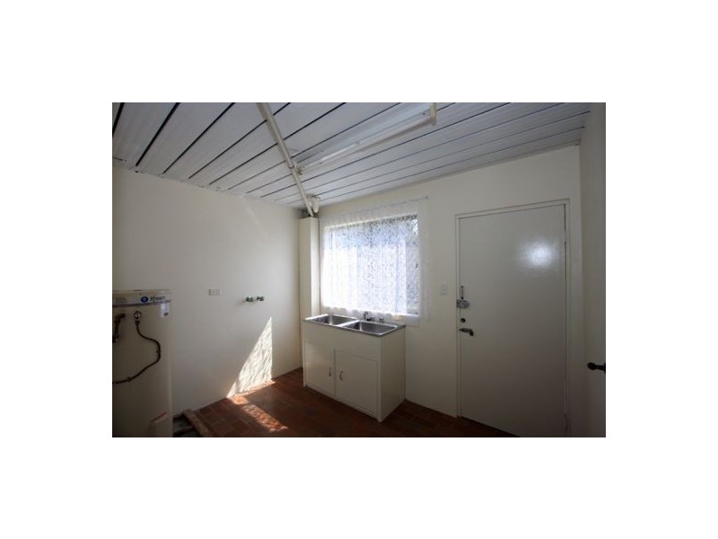 40 Miller st, Urangan QLD 4655