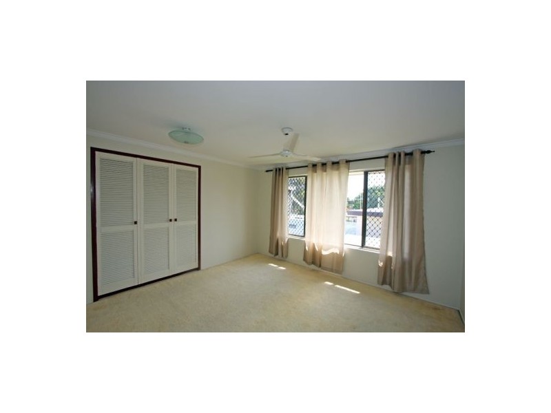 40 Miller st, Urangan QLD 4655