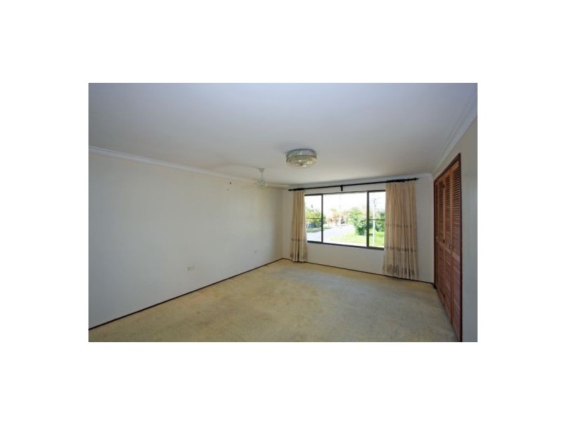 40 Miller st, Urangan QLD 4655