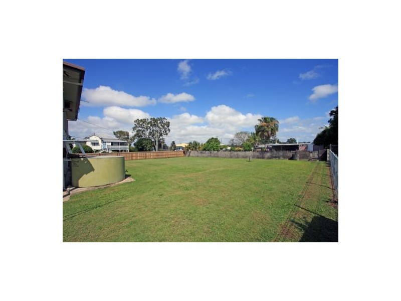 40 Miller st, Urangan QLD 4655