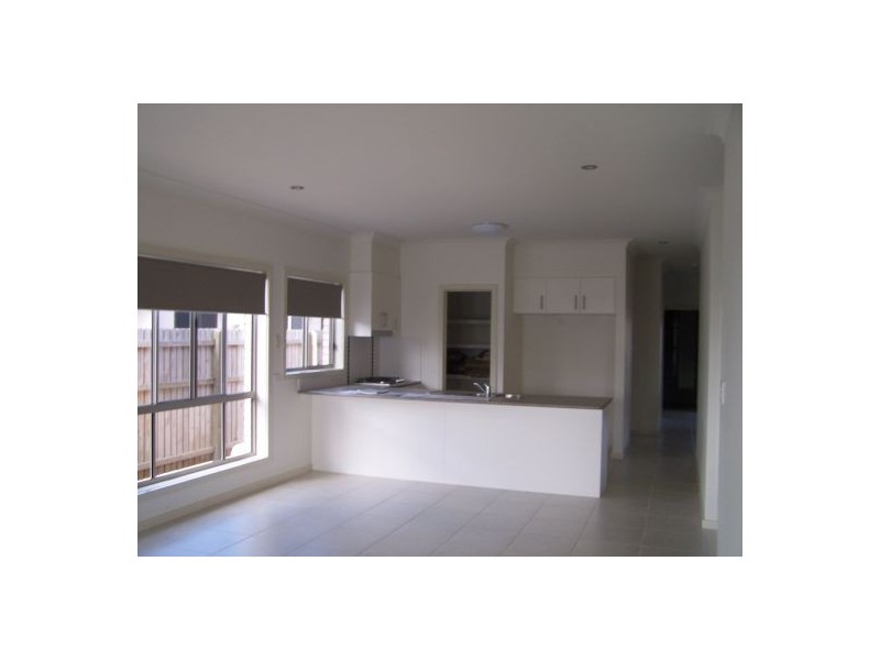 7 Lady Nelson Dr, Eli Waters QLD 4655