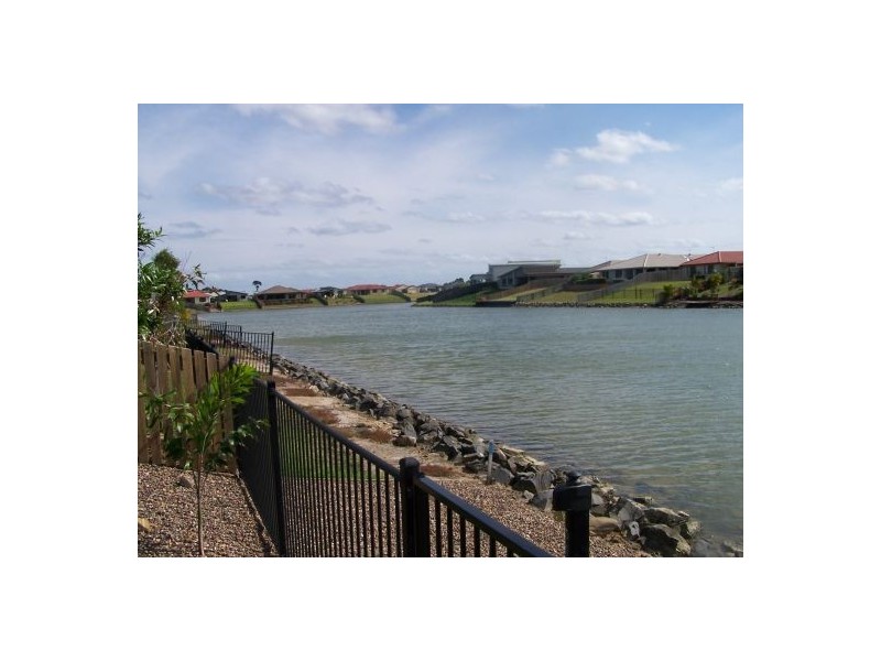 7 Lady Nelson Dr, Eli Waters QLD 4655