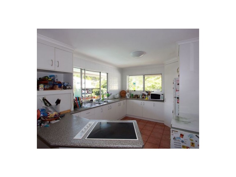 4 Prince Street, Urangan QLD 4655