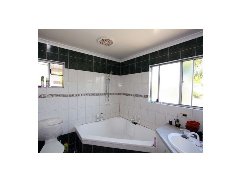 4 Prince Street, Urangan QLD 4655