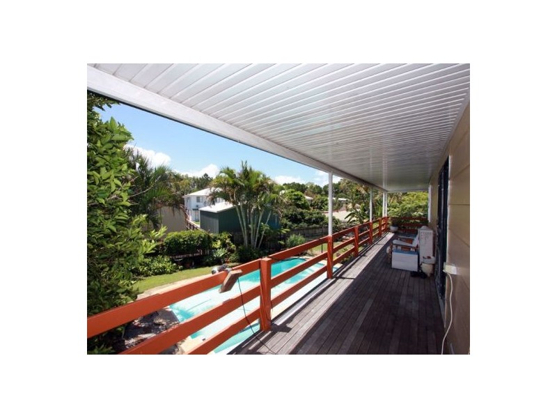 4 Prince Street, Urangan QLD 4655