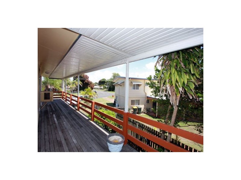 4 Prince Street, Urangan QLD 4655