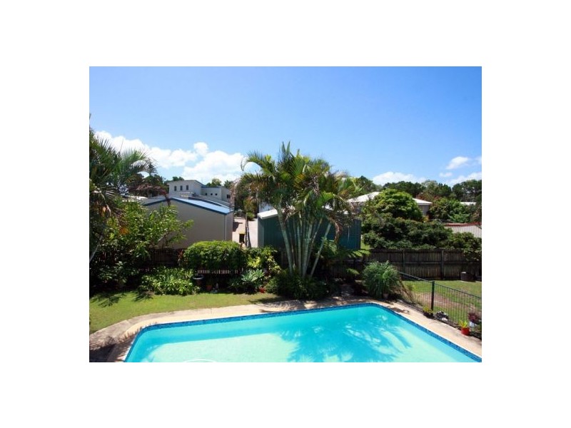 4 Prince Street, Urangan QLD 4655