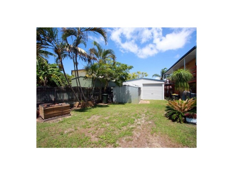 4 Prince Street, Urangan QLD 4655
