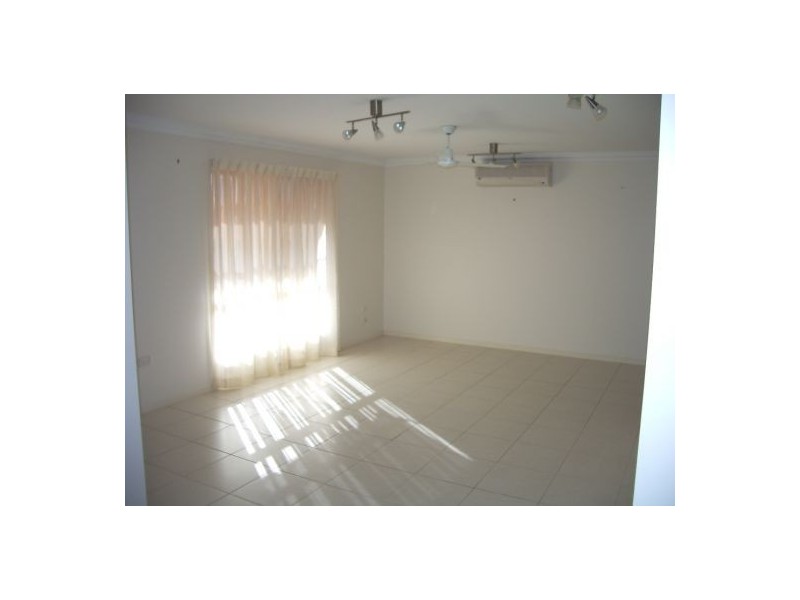 2/1  Daintree Drive, Torquay QLD 4655