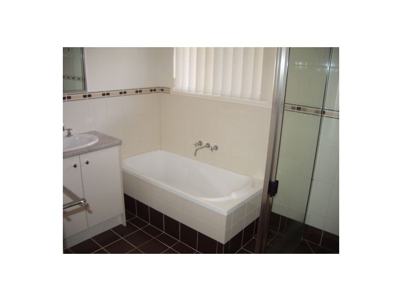 2/1  Daintree Drive, Torquay QLD 4655