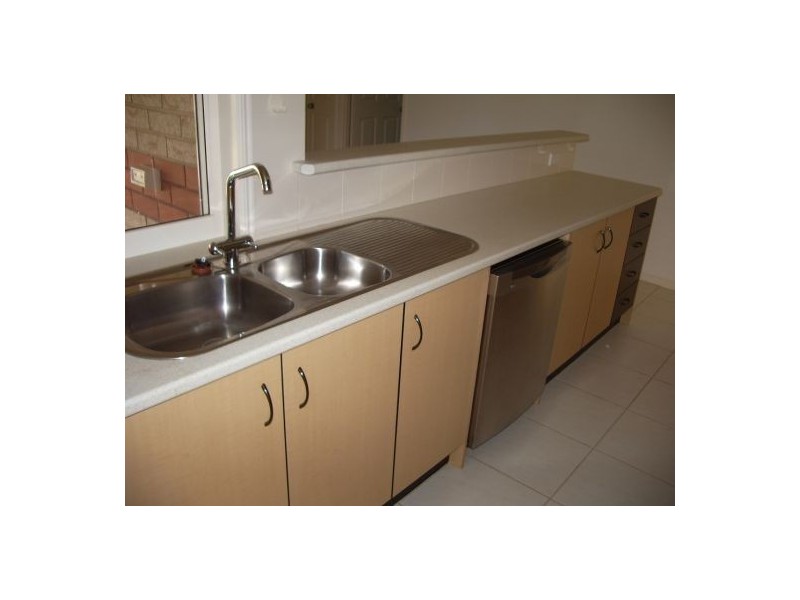 2/1  Daintree Drive, Torquay QLD 4655