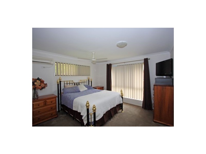 14 STRINGYBARK DR, Urangan QLD 4655