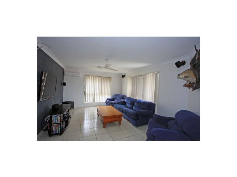 14 STRINGYBARK DR, Urangan QLD 4655