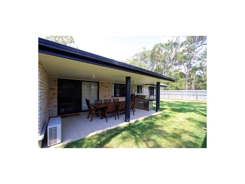 14 STRINGYBARK DR, Urangan QLD 4655