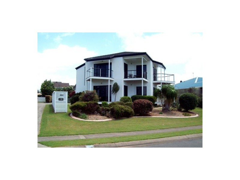 684 Charlton Esplanade, Urangan QLD 4655
