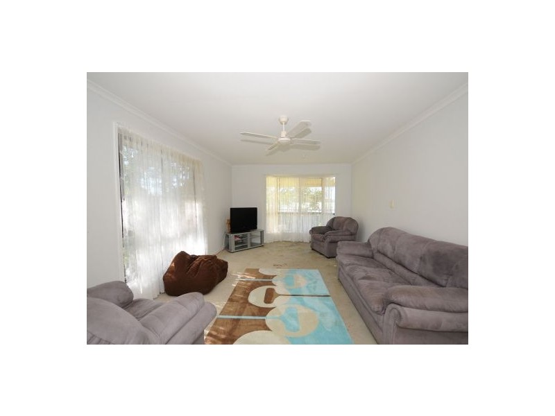 4 Windsor Way, Urraween QLD 4655