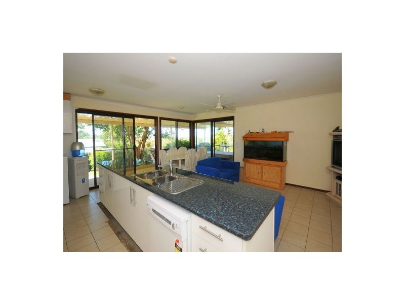 4 Windsor Way, Urraween QLD 4655
