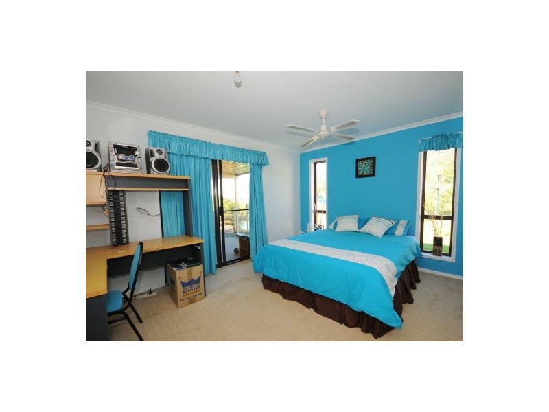 4 Windsor Way, Urraween QLD 4655