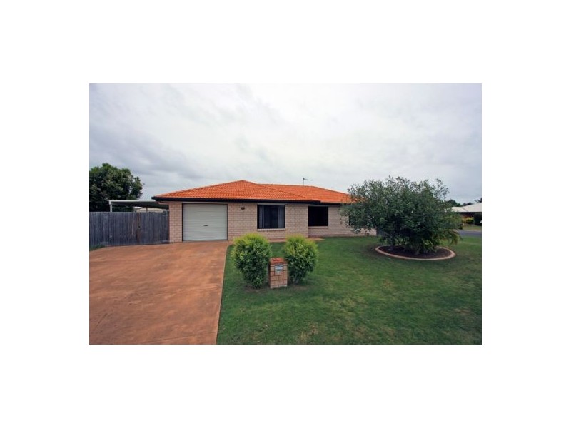 12 SONDER ST, Urangan QLD 4655