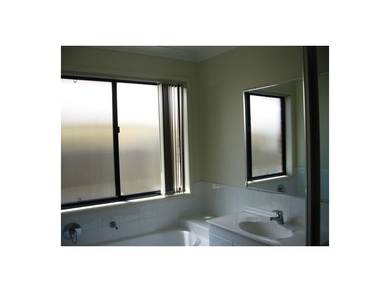 82 Wattle Street, Point Vernon QLD 4655