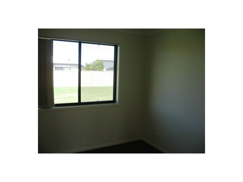 82 Wattle Street, Point Vernon QLD 4655