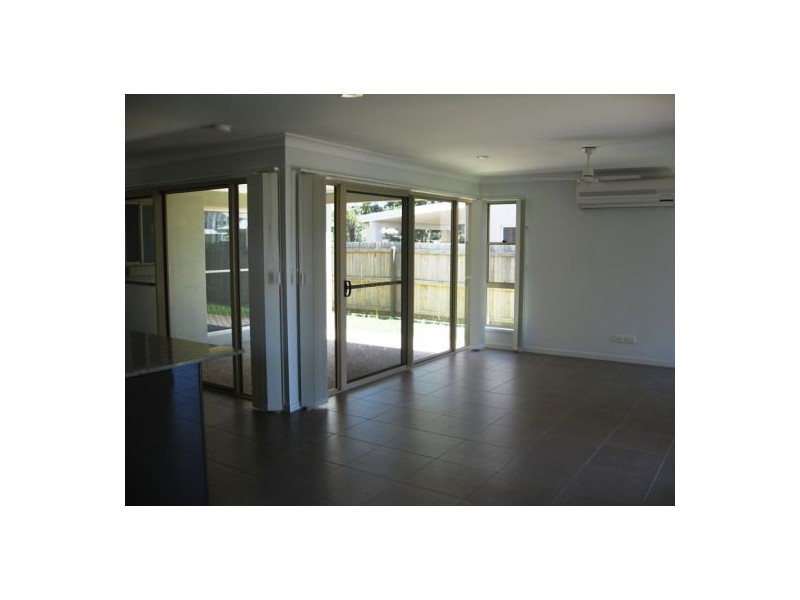 24 Wave Court, Toogoom QLD 4655