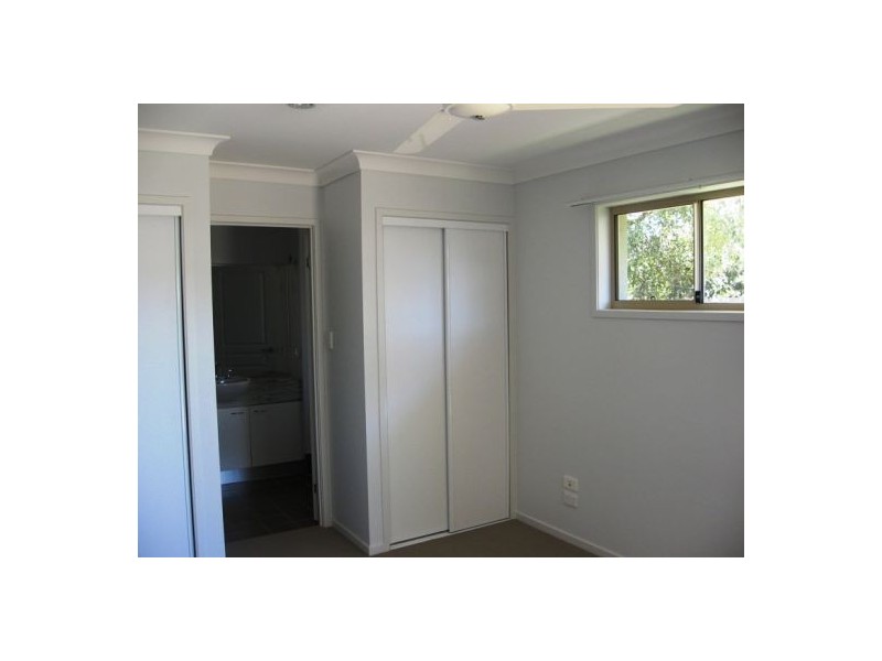 24 Wave Court, Toogoom QLD 4655