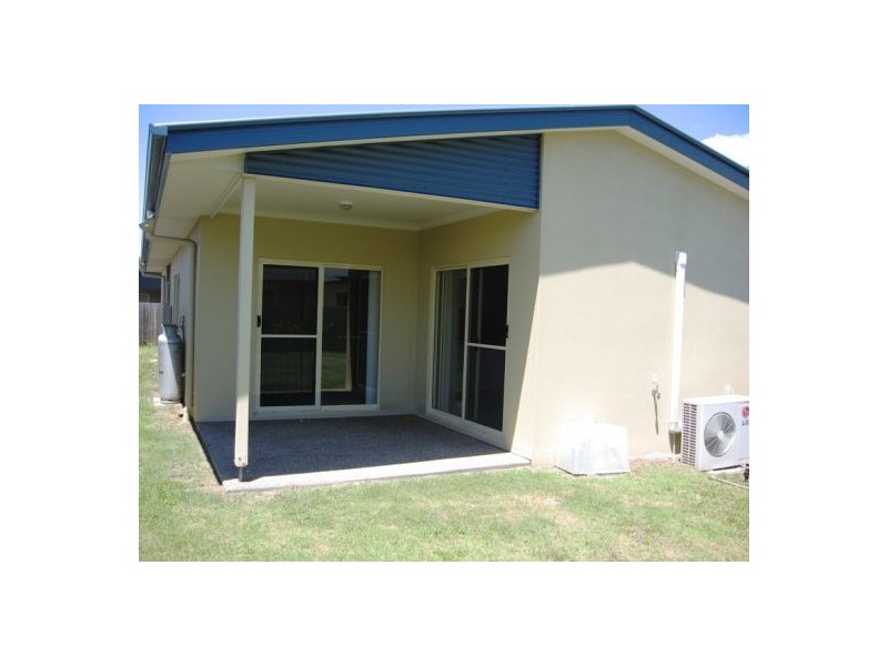 11 Wave Court, Toogoom QLD 4655