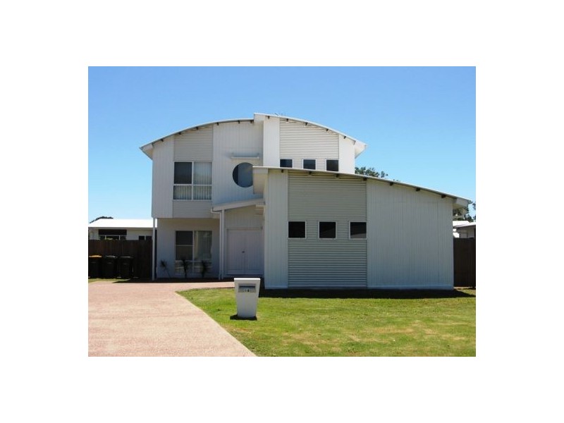 18 Brackish Court, Toogoom QLD 4655