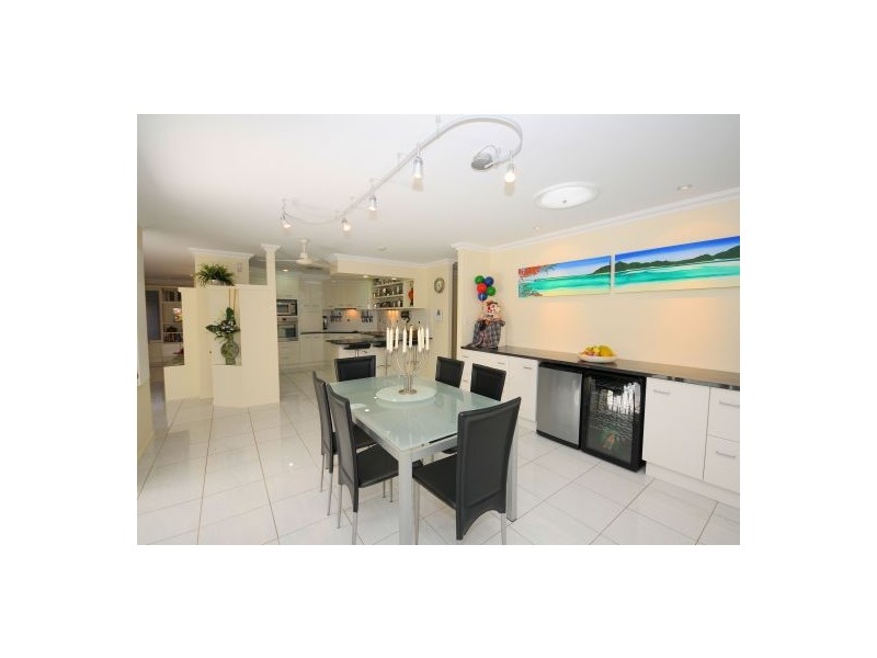 58 Earl St Vincent Cct, Eli Waters QLD 4655