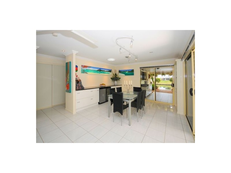 58 Earl St Vincent Cct, Eli Waters QLD 4655